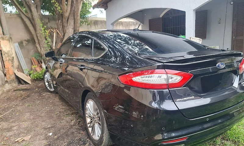 Ford Fusion Titanium...