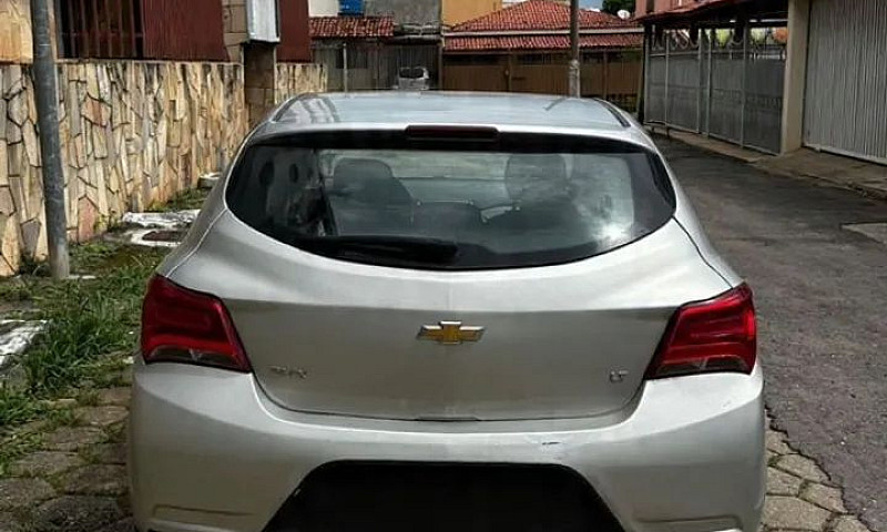 Chevrolet Onix Hatch...