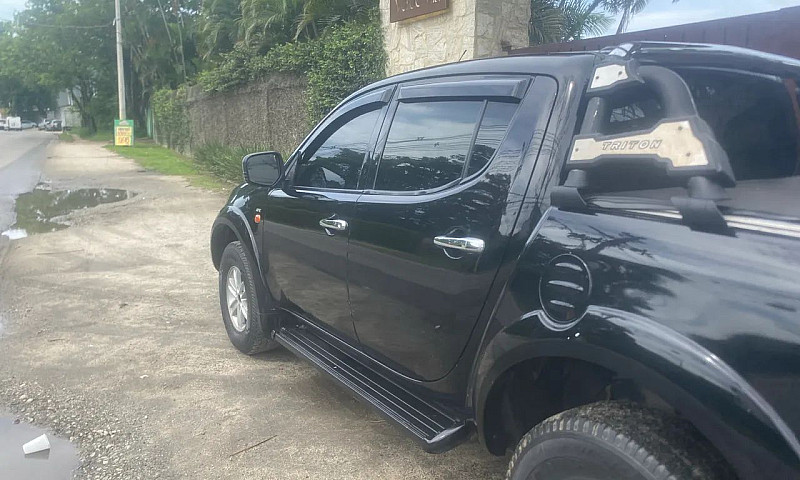 Mitsubishi L200 Trit...