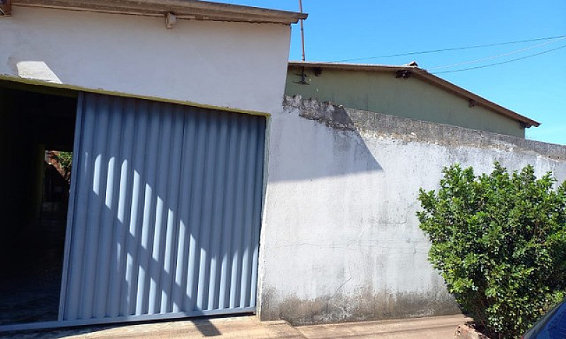 Casa 2Q No Bairro In...
