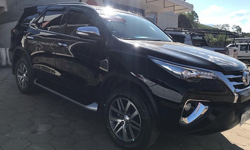 Toyota Hylux Sw4 Srx...