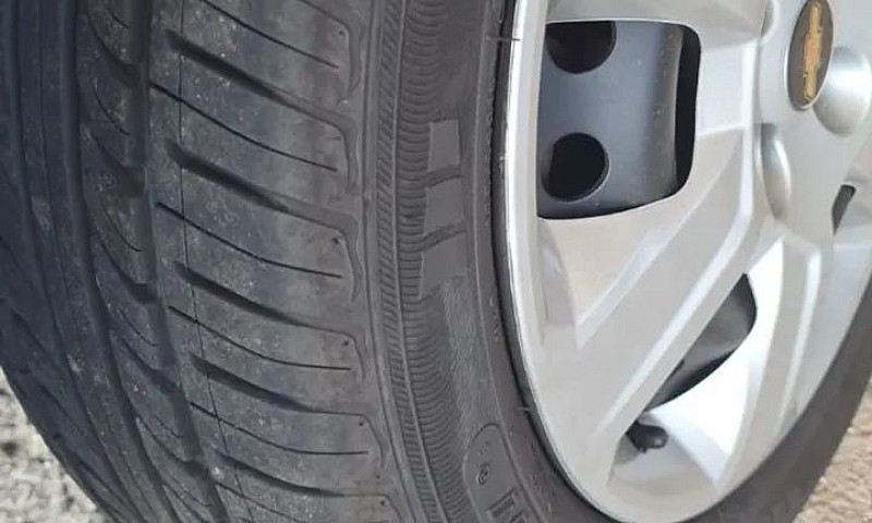 Chevrolet Montana Ls...