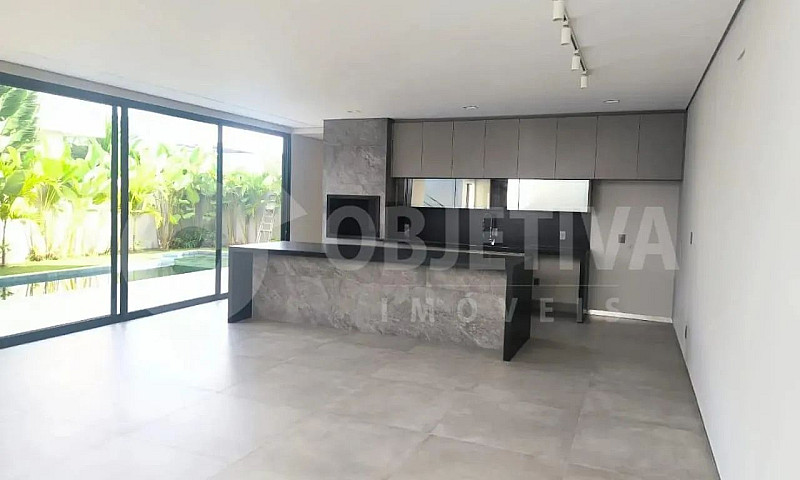 Casa Em Condomínio P...