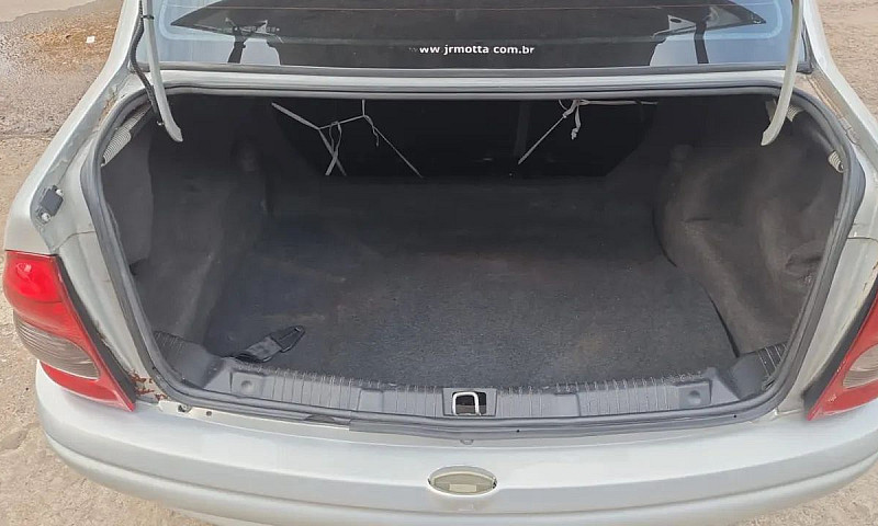 Chevrolet Corsa Supe...