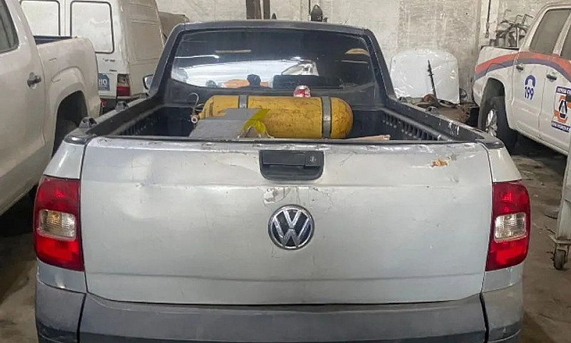 Volkswagen Saveiro 1...