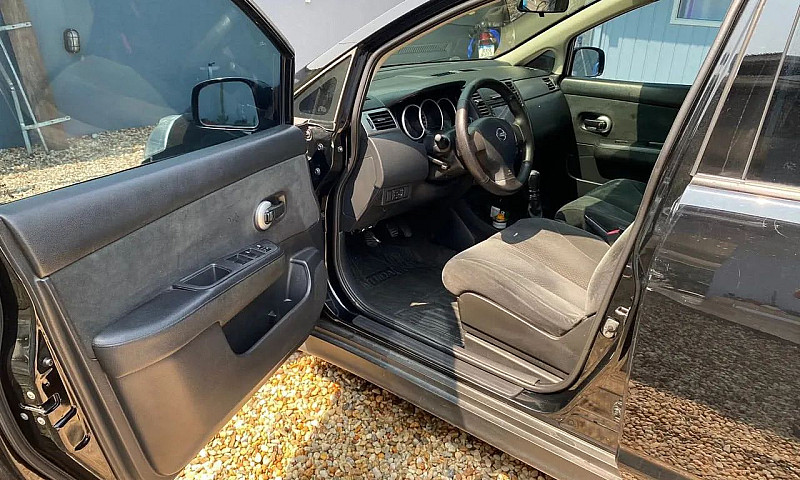 Nissan Tiida S 1.8/1...