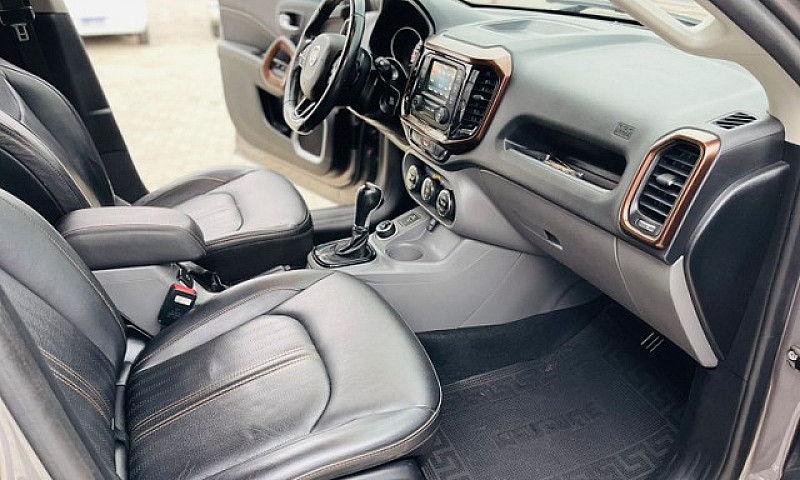 Fiat Toro Volcano 2....