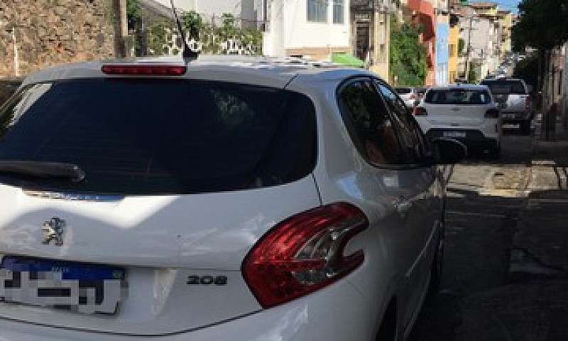 Peugeot 208...