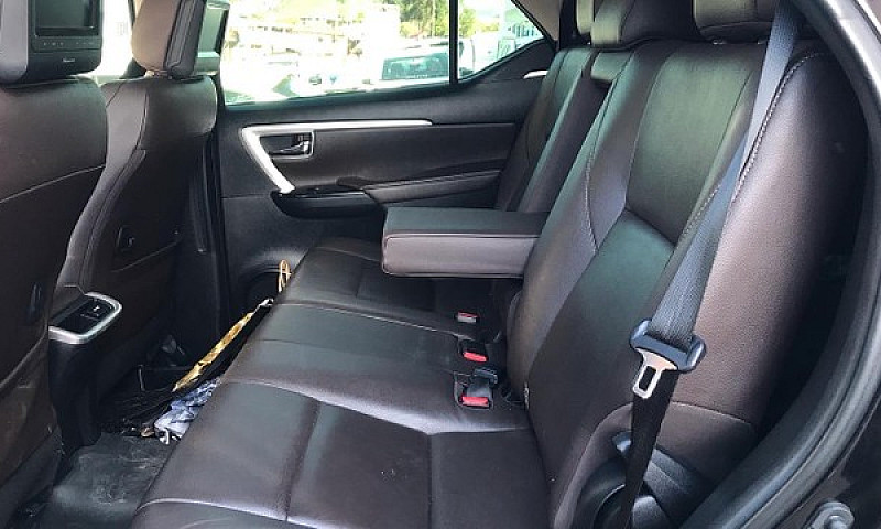 Toyota Hylux Sw4 Srx...