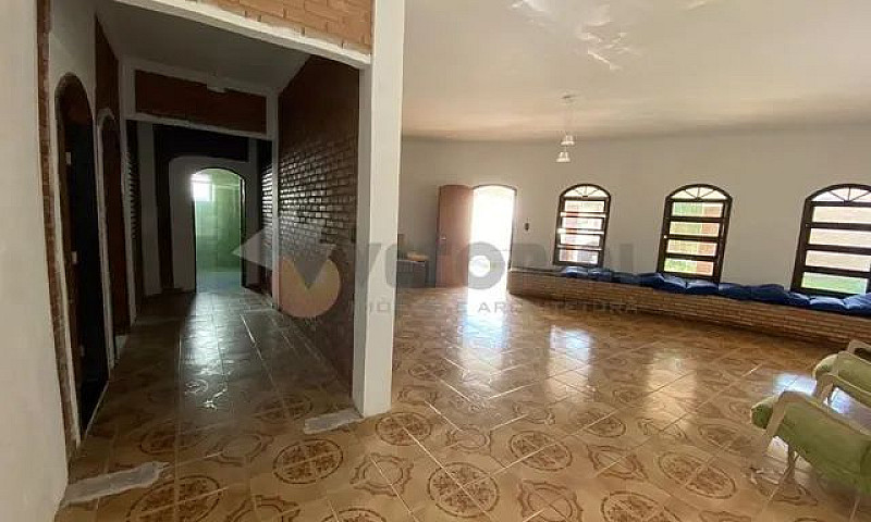 Casa Com 2 Dormitóri...