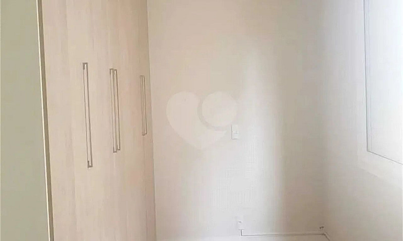 Condomínio Com 3 Qua...