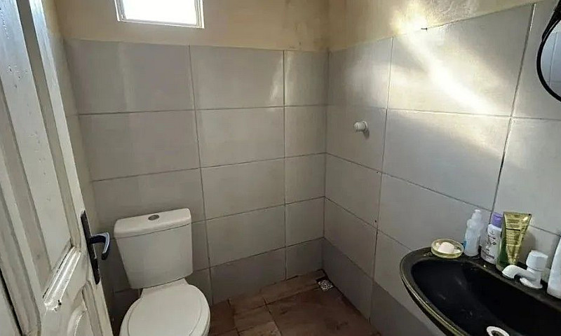 Casa Bem Localizada ...