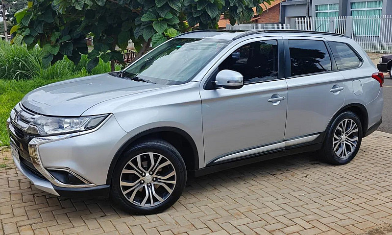 Mitsubishi Outlander...