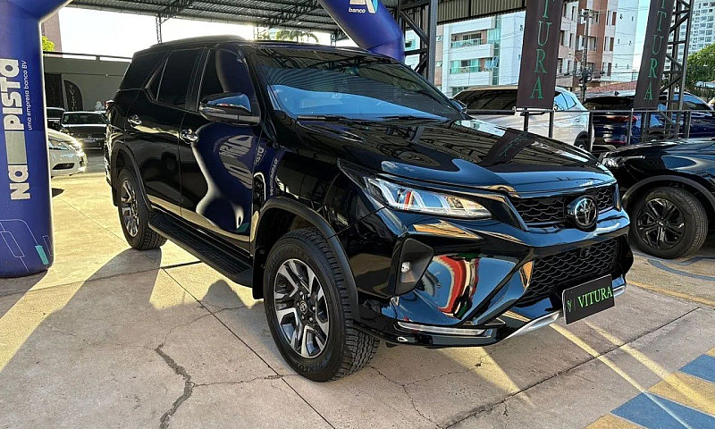 Toyota Hilux Sw4 4X4...