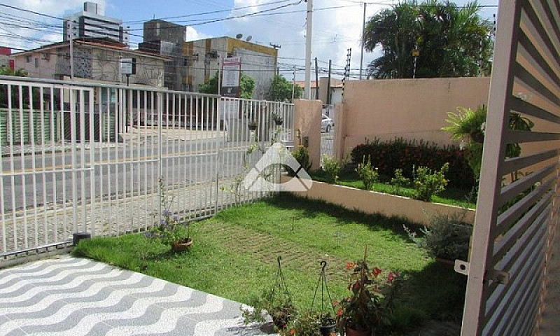 Casa Com 3 Quartos E...