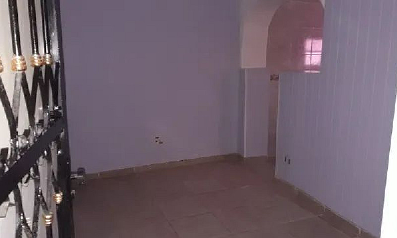 Aluga-Se Casa Tipo A...