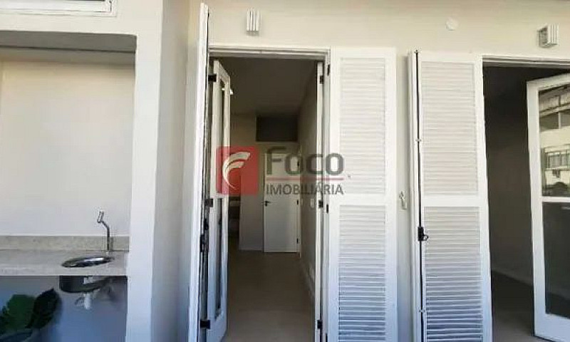 Apartamento-À Venda-...