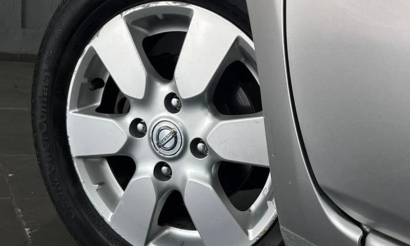 Nissan Grand Livina ...