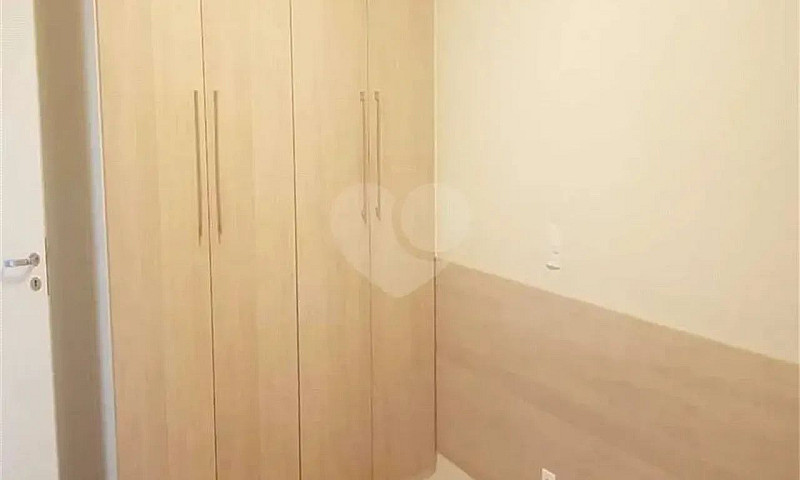 Condomínio Com 3 Qua...