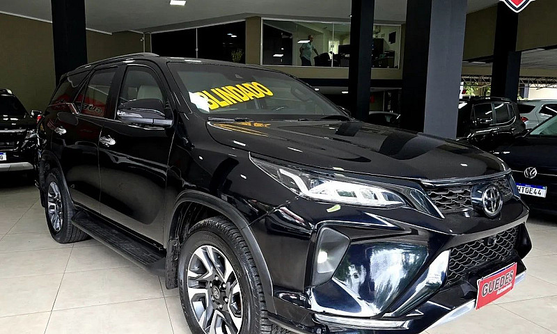 Toyota Hilux Sw4 4X4...