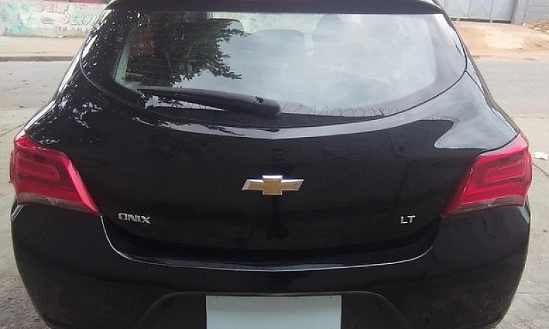 Chevrolet Onix Lt Au...