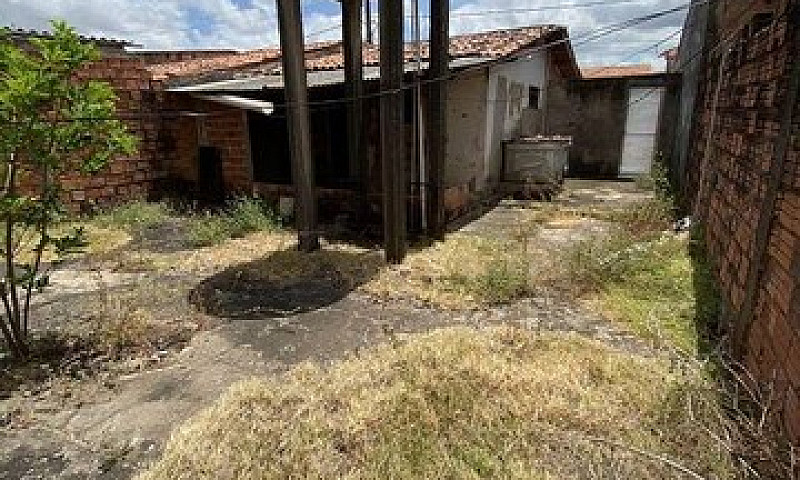 Casa Com 2 Quartos À...