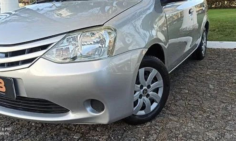Etios Sedan 1.5 2013...