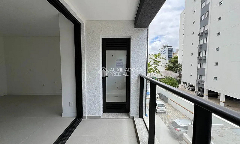 Apartamento Novo De ...