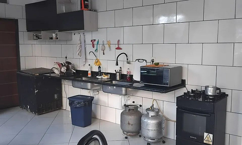 Alugam-Se Quartos Ar...