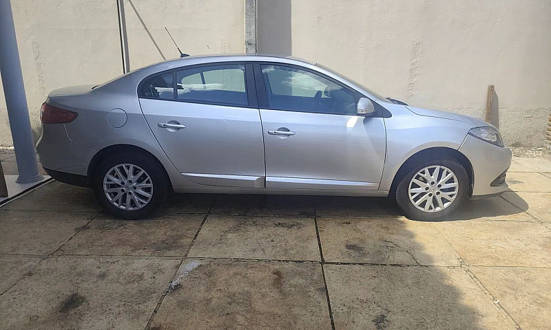 Renault Fluence Sed....