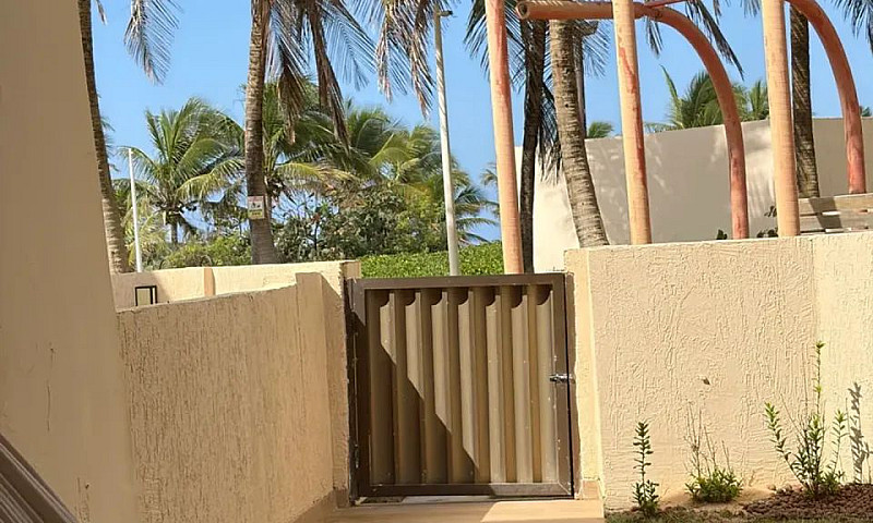 Casa De Condomínio P...