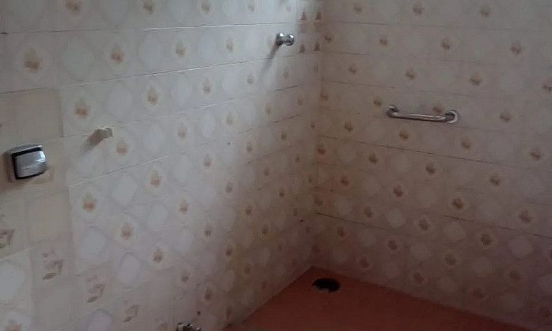 Quarto Com Banheiro ...