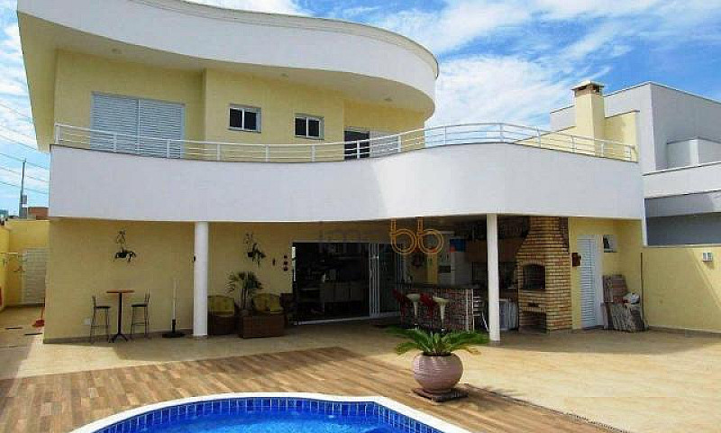 Casa Com 4 Dormitóri...