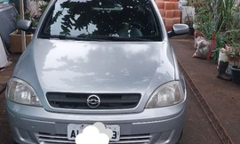 Corsa 1.8 Sedan...