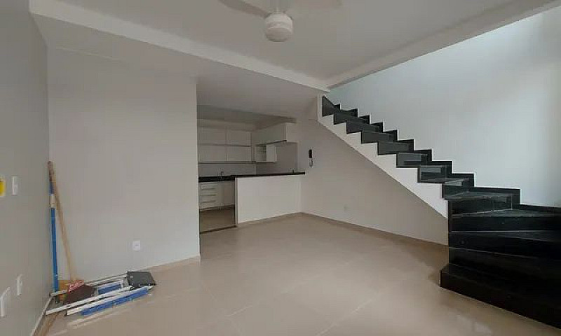 Casa De Condomínio P...