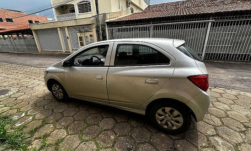 Chevrolet Onix Hatch...