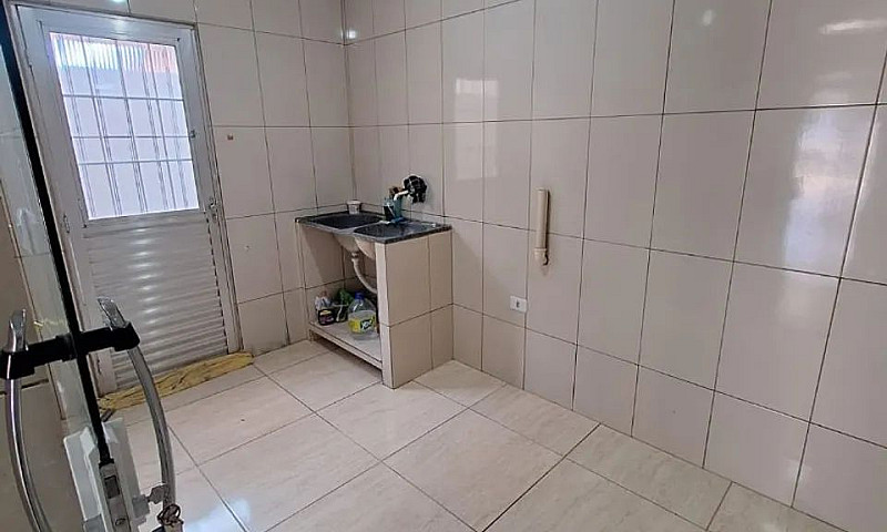 Vende-Se Casa Primei...