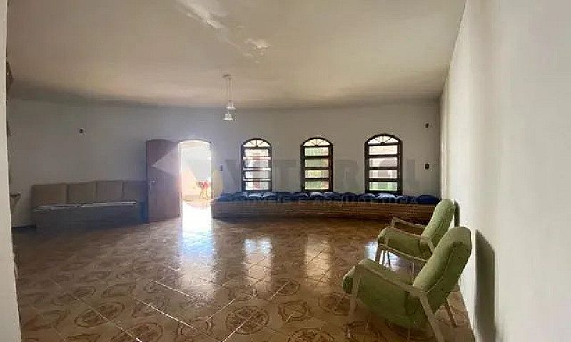 Casa Com 2 Dormitóri...