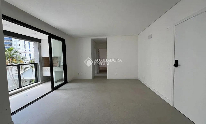 Apartamento Novo De ...