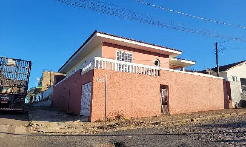Linda Casa Recém Ref...