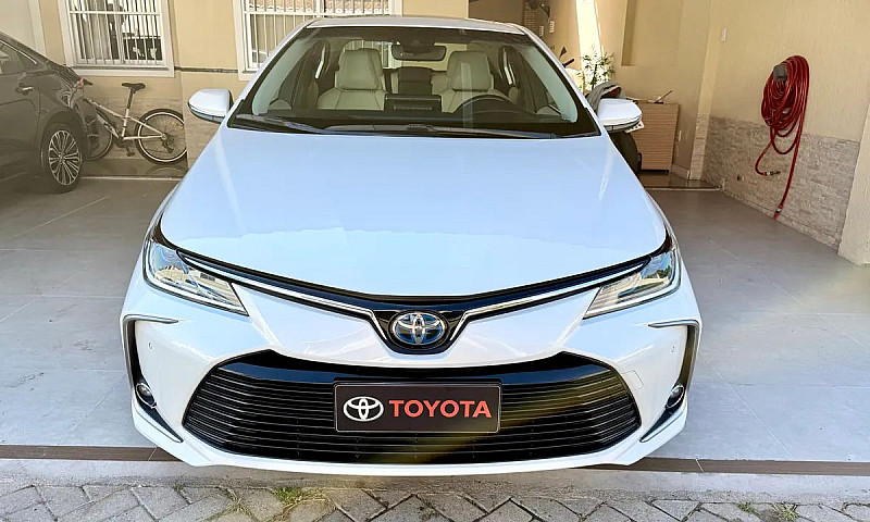 Corolla Altis Premiu...