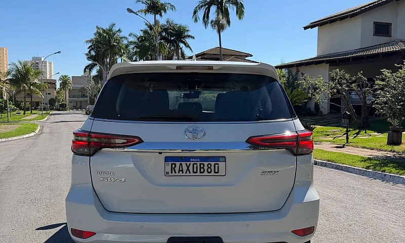 Toyota Hilux Sw4 Srx...