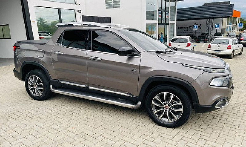 Fiat Toro Volcano 2....
