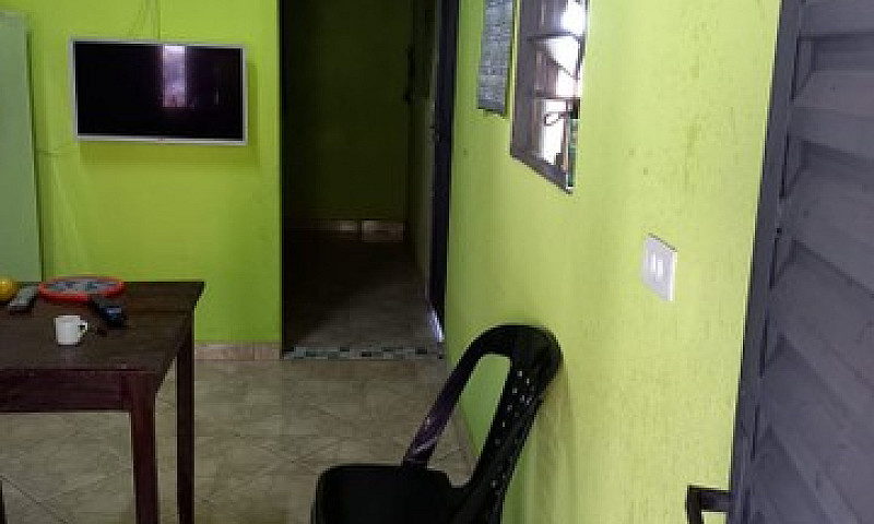 Casa 2Q No Bairro In...