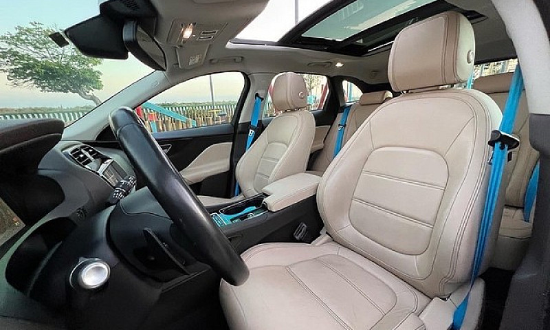 Jaguar F-Pace 2017 P...