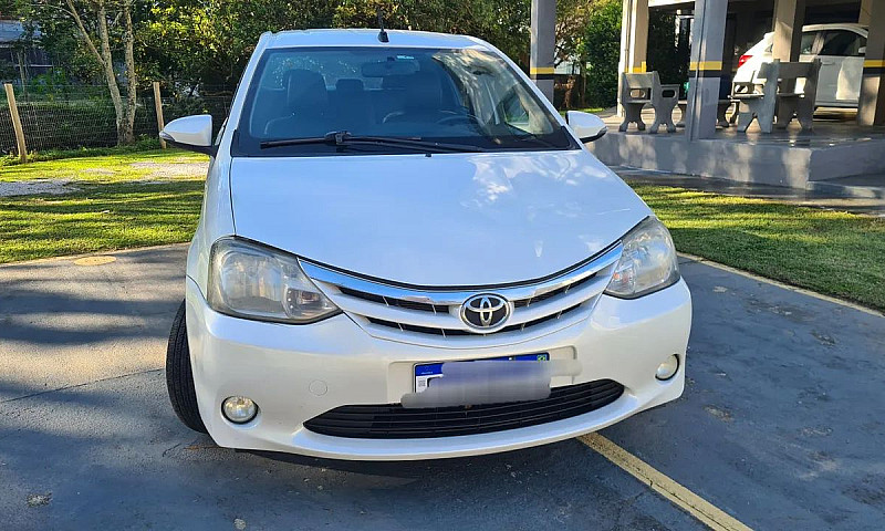 Etios Sedan - Abaixo...