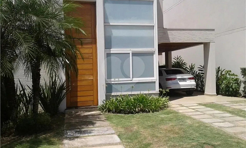 Condomínio Com 3 Qua...