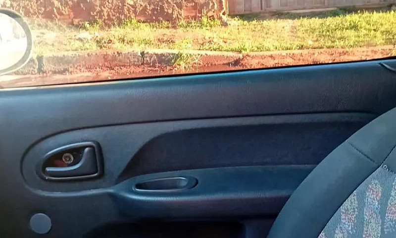 Renault Clio Authent...