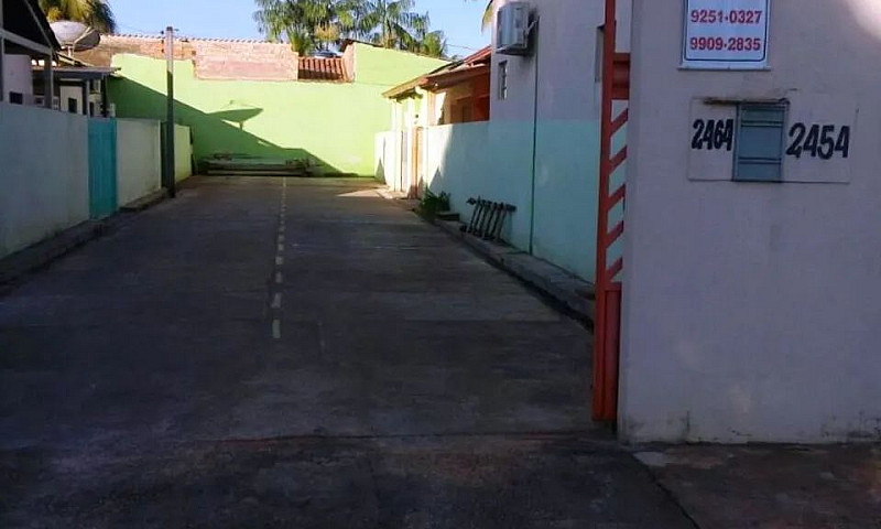Aluga Se Uma Casa Pr...