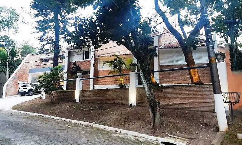 Casa No Condomínio F...